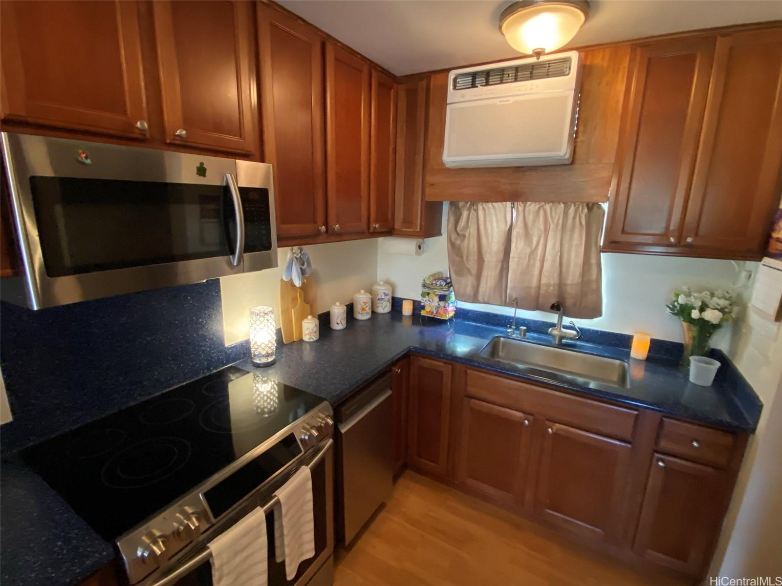 Photo 5 of 25