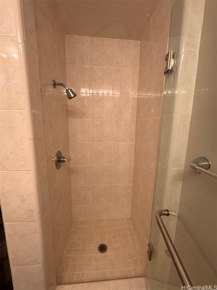Photo 11 of 25