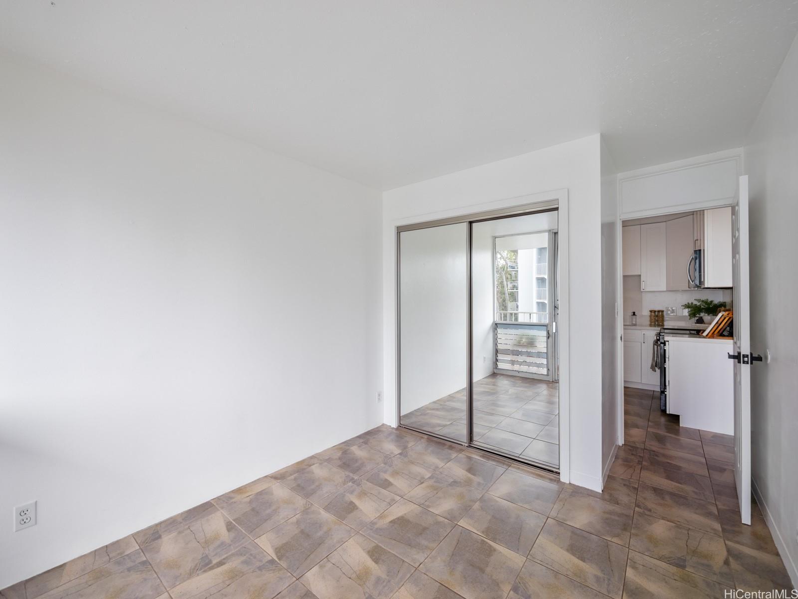 Photo 16 of 19