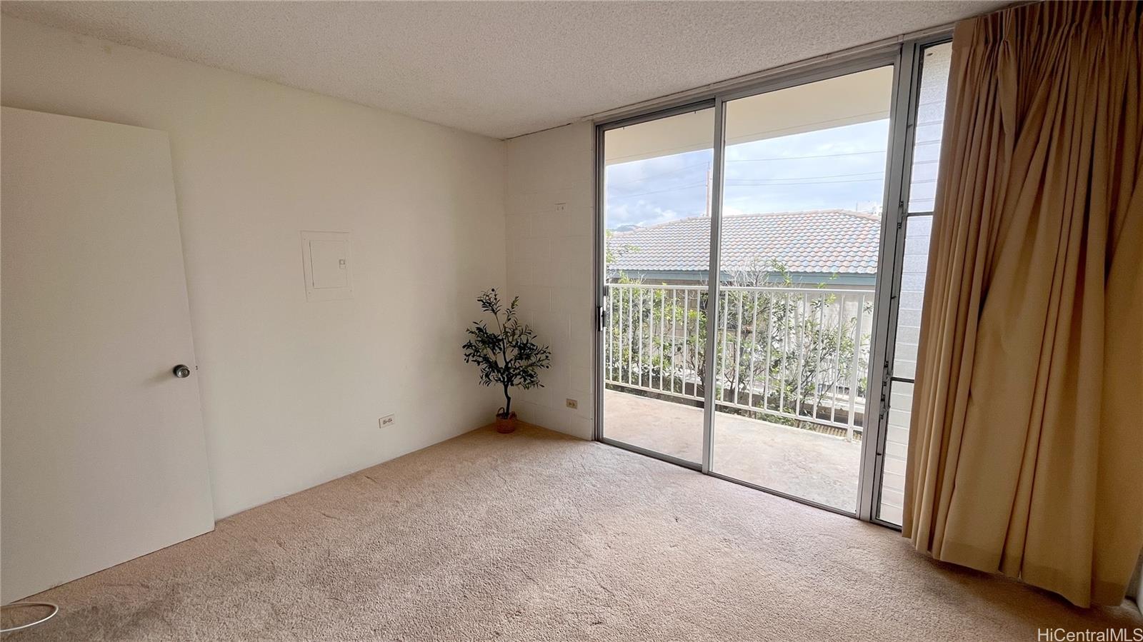2122 Lime Street  Unit 304