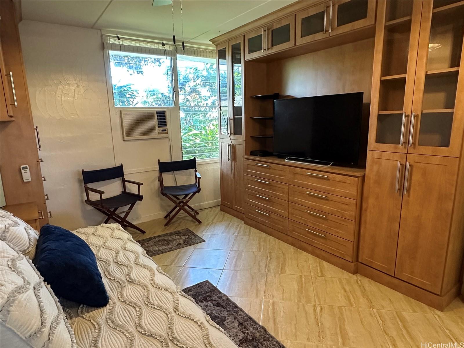 3824 Leahi Avenue  Unit 215