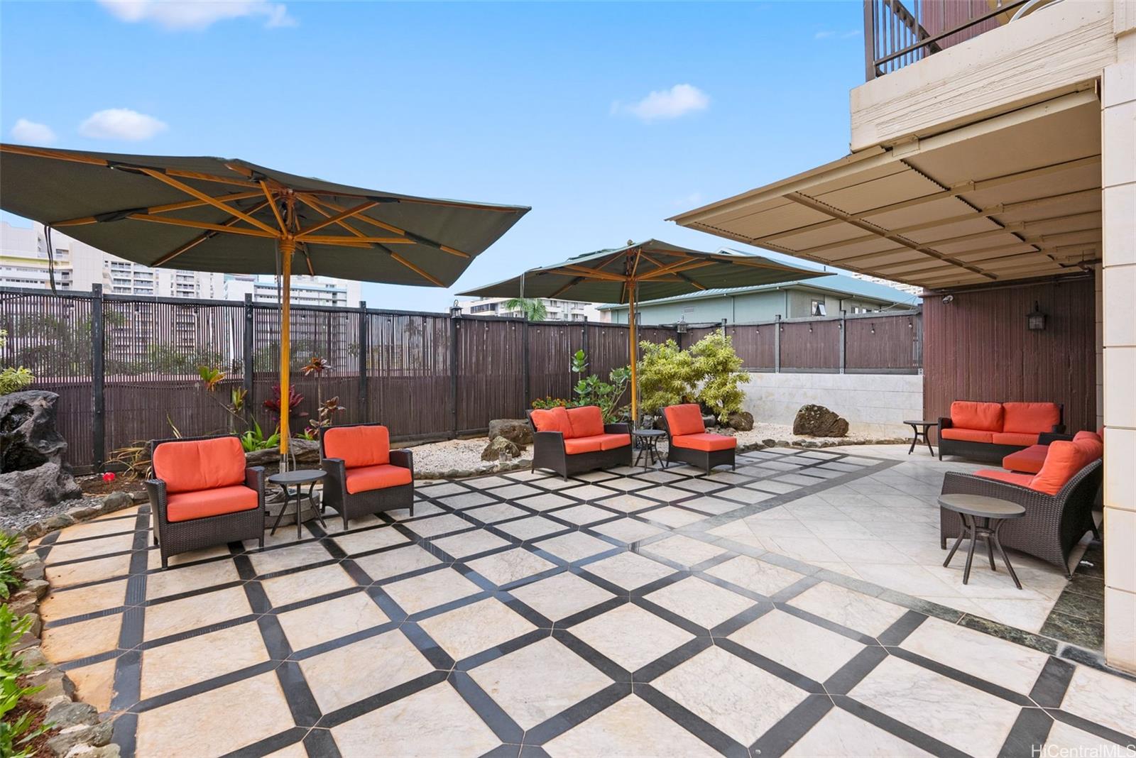 Photo 17 of 23