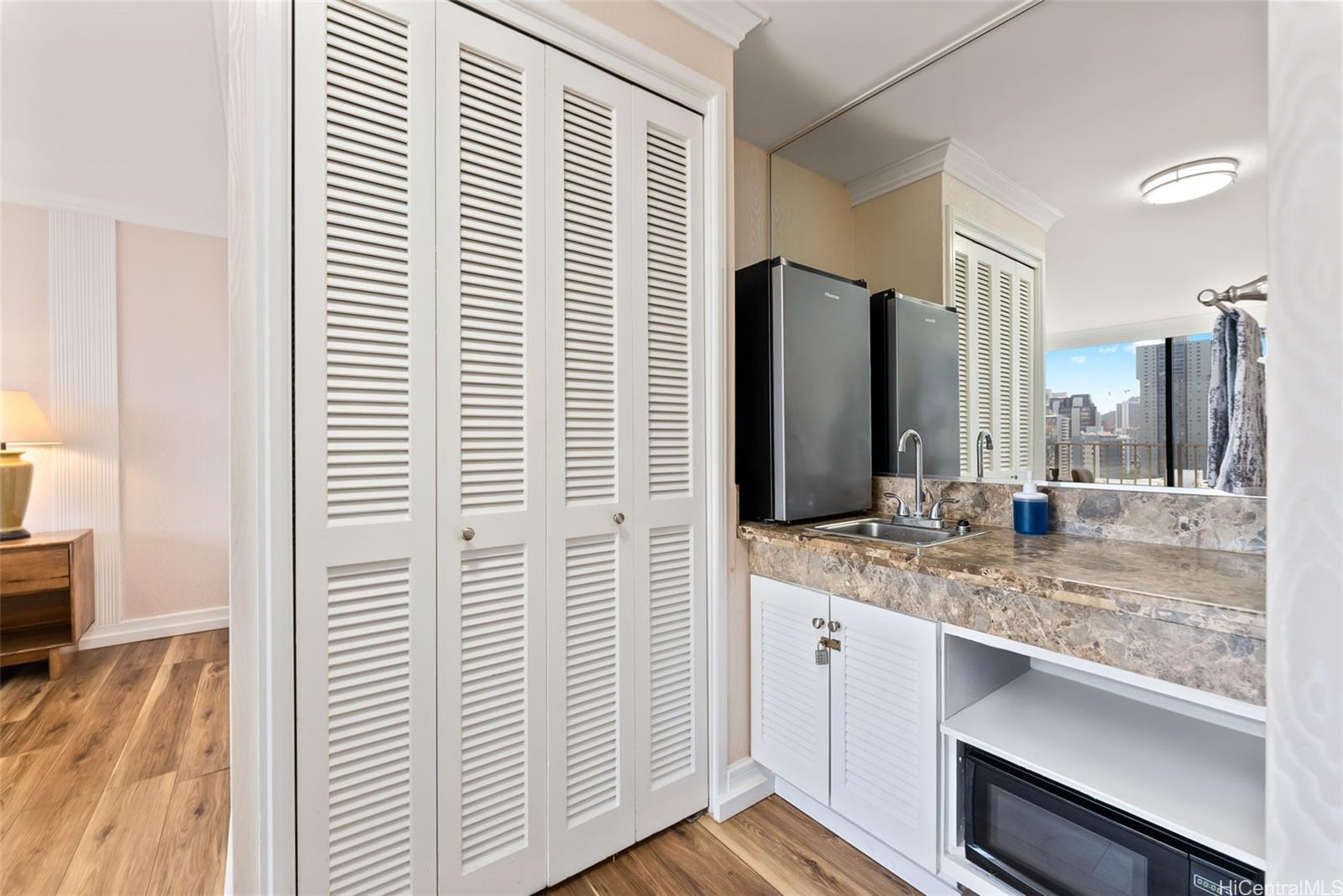 Photo 9 of 22