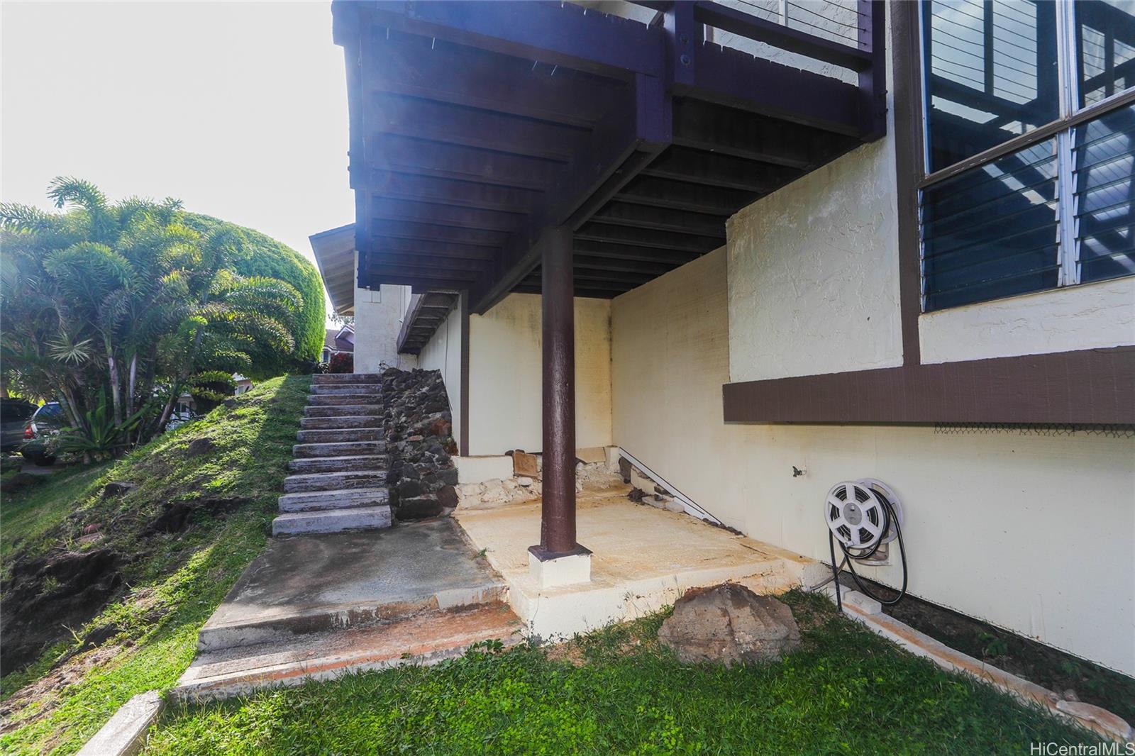 Photo 19 of 25