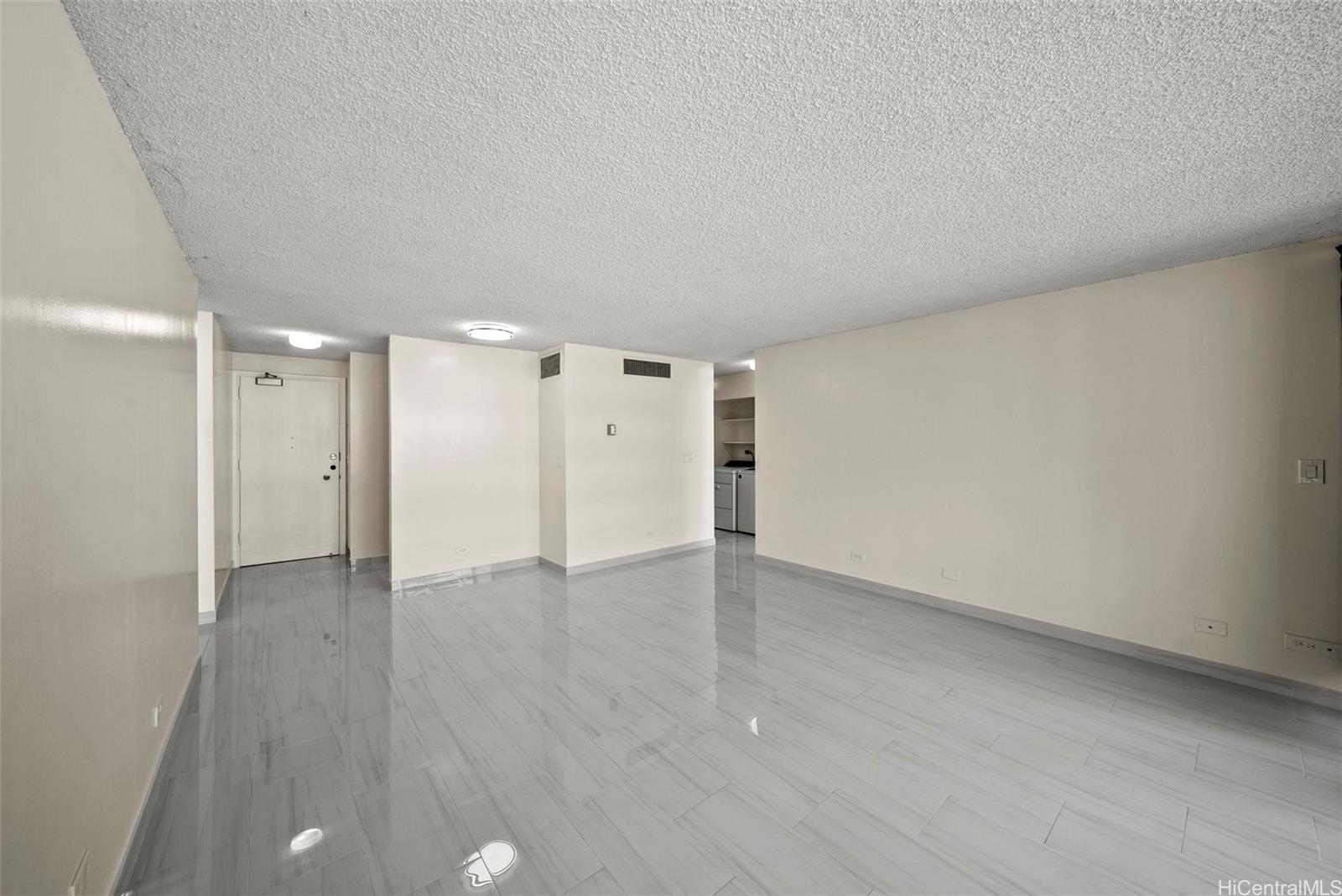Photo 6 of 25