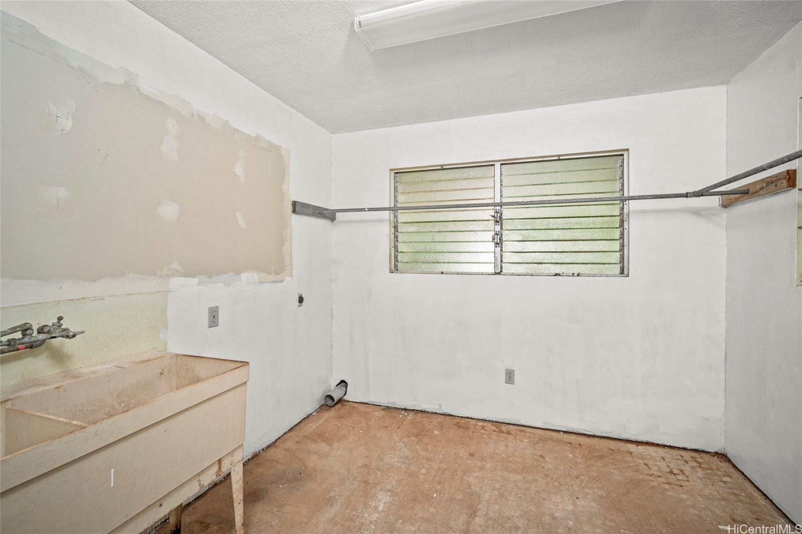 1193 Kika Place
