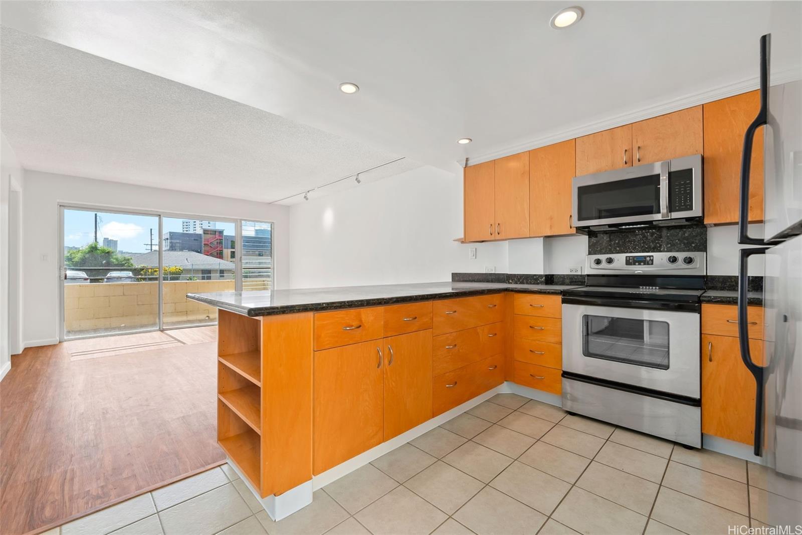 1099 Green Street B102