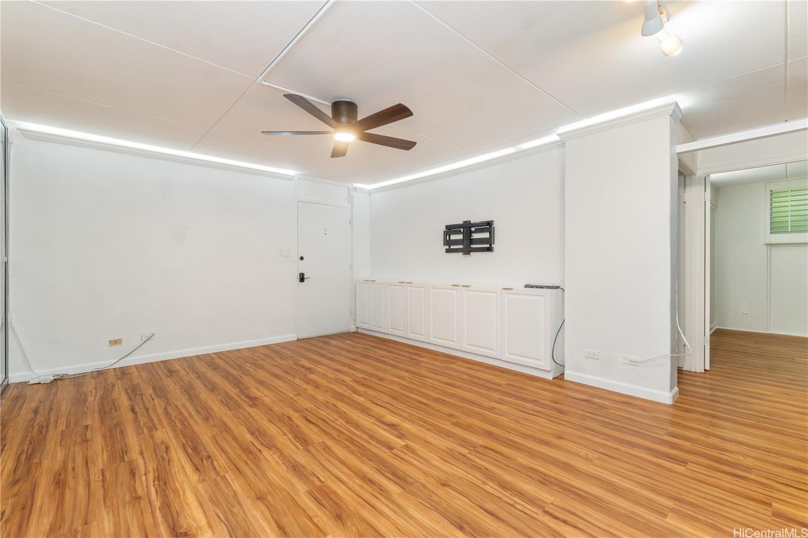 Photo 5 of 25
