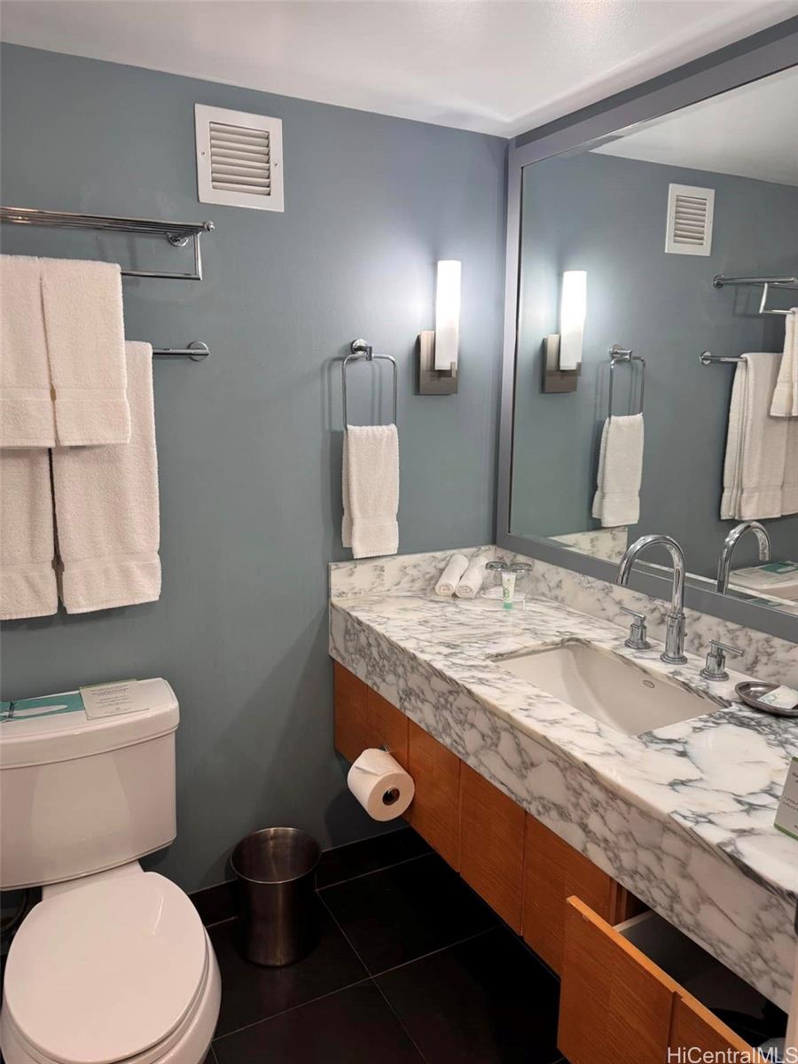 Photo 3 of 10