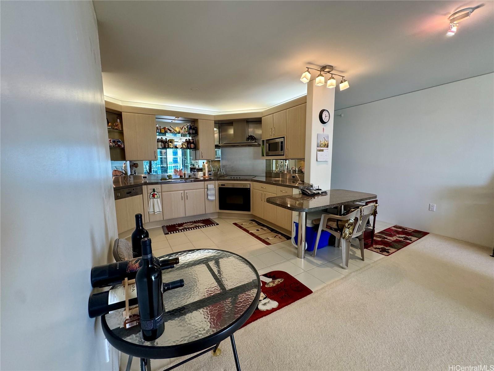 Photo 3 of 10