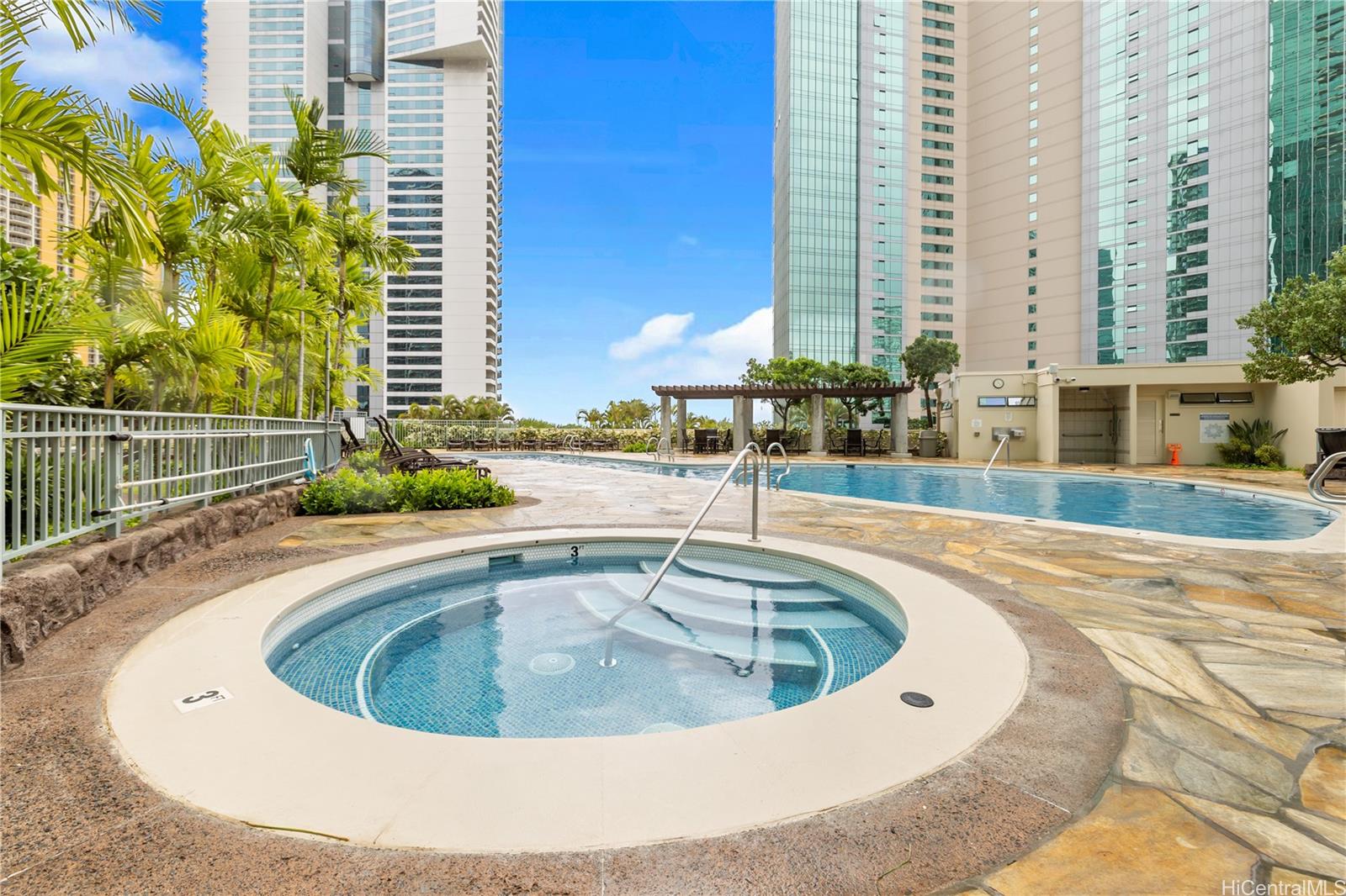 1177 Queen Street  Unit 708