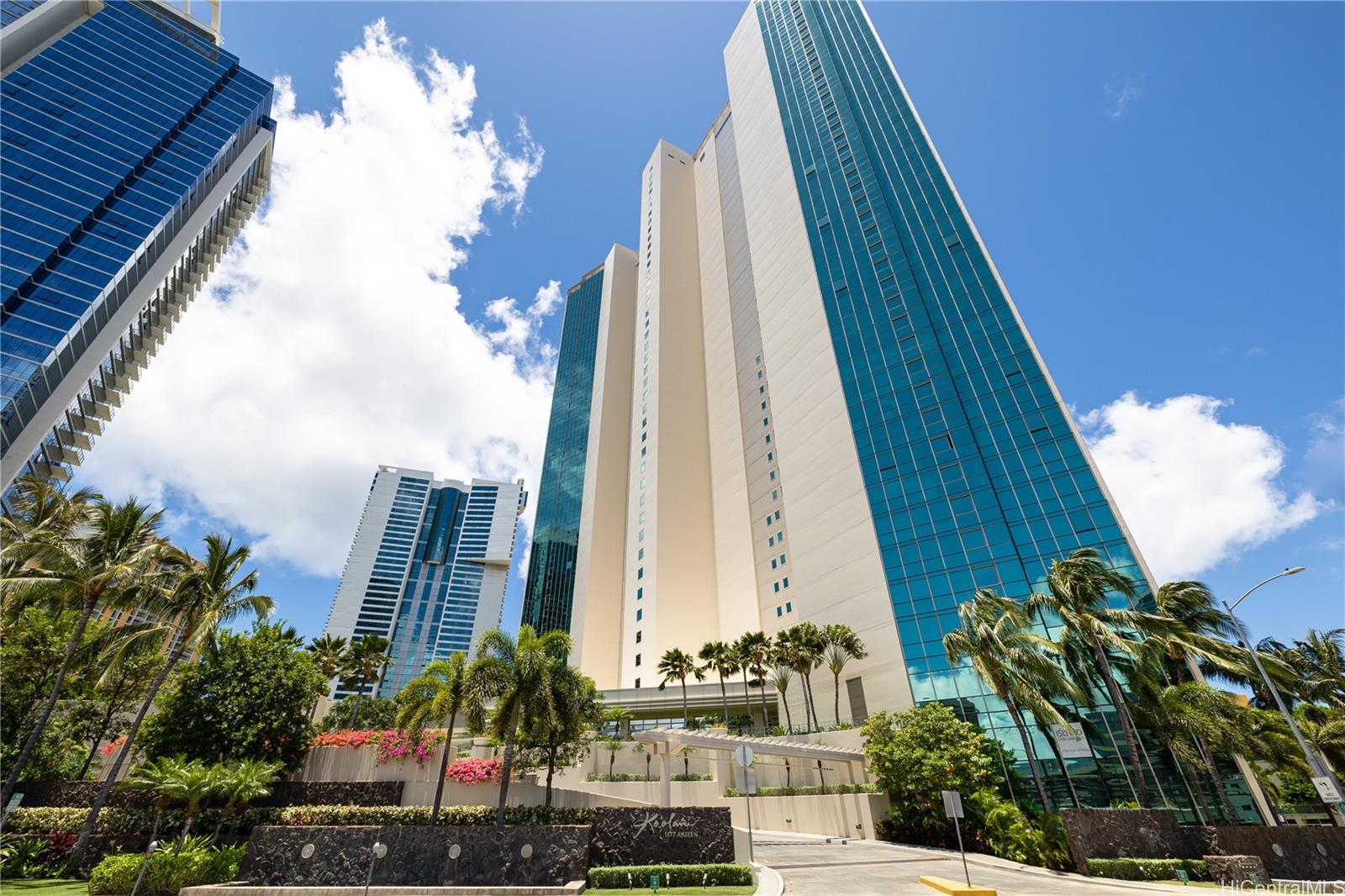 1177 Queen Street  Unit 708
