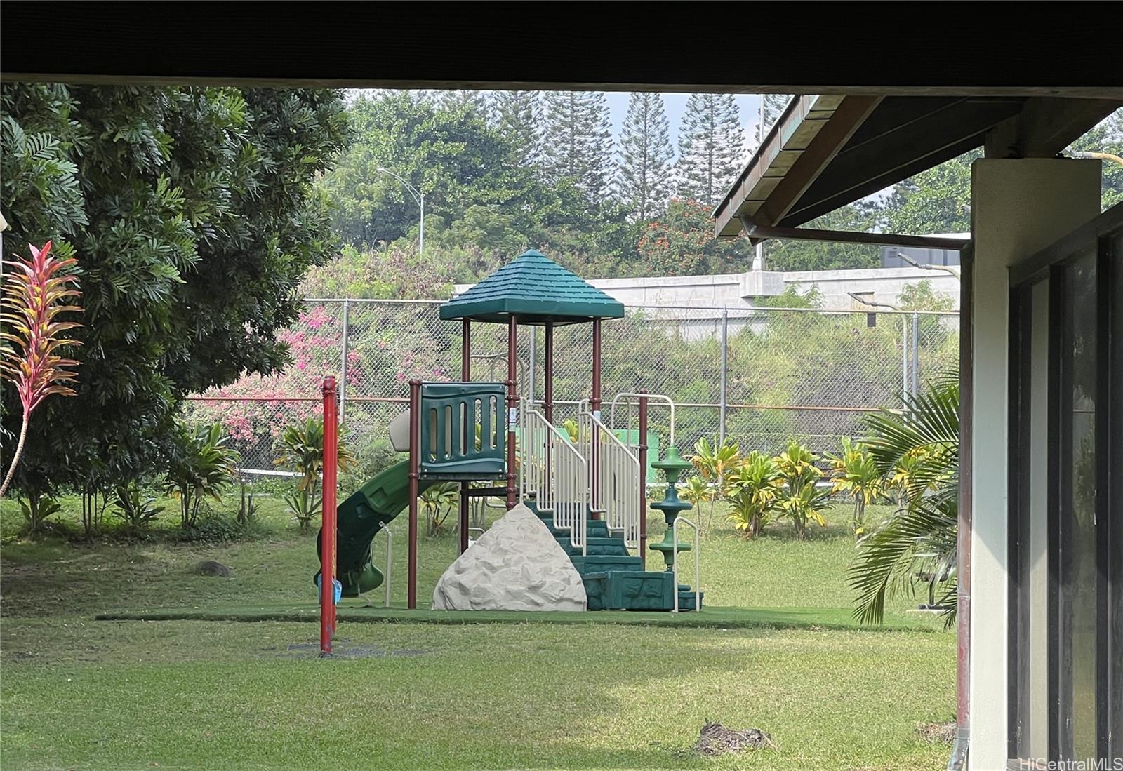 Photo 20 of 23