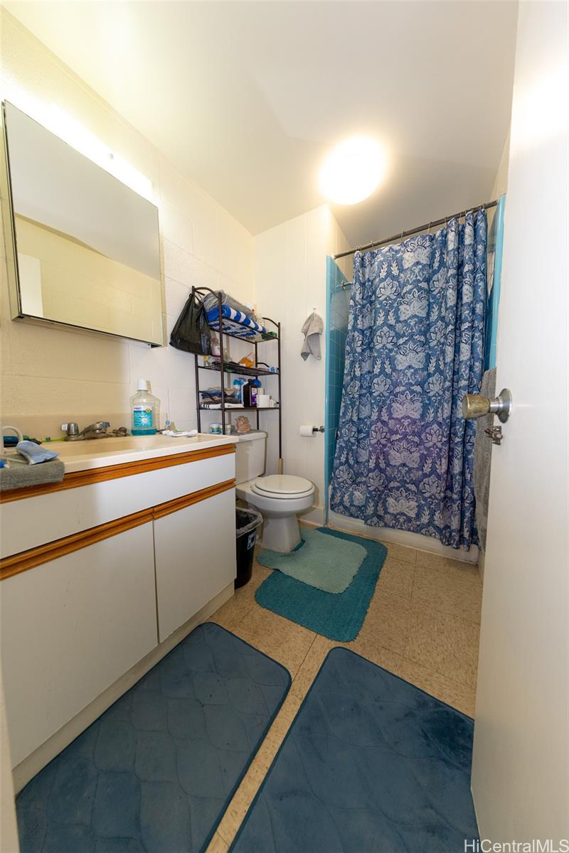 Photo 21 of 25