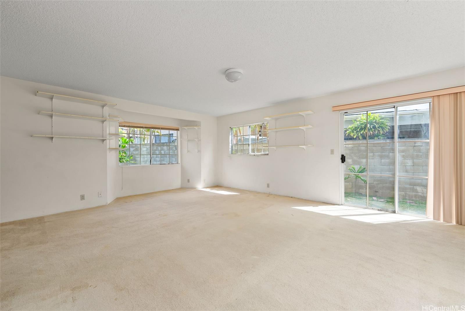 Photo 7 of 22