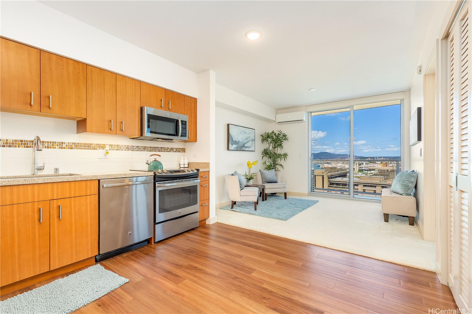 555 South Street 2211