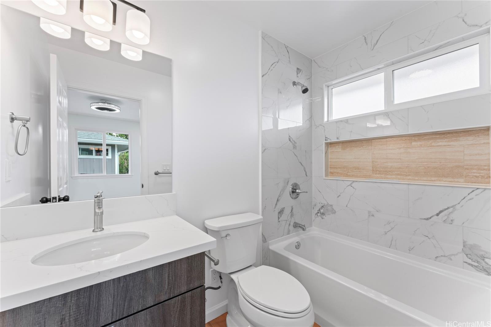 87-102 Kulaaupuni Street  Unit 1