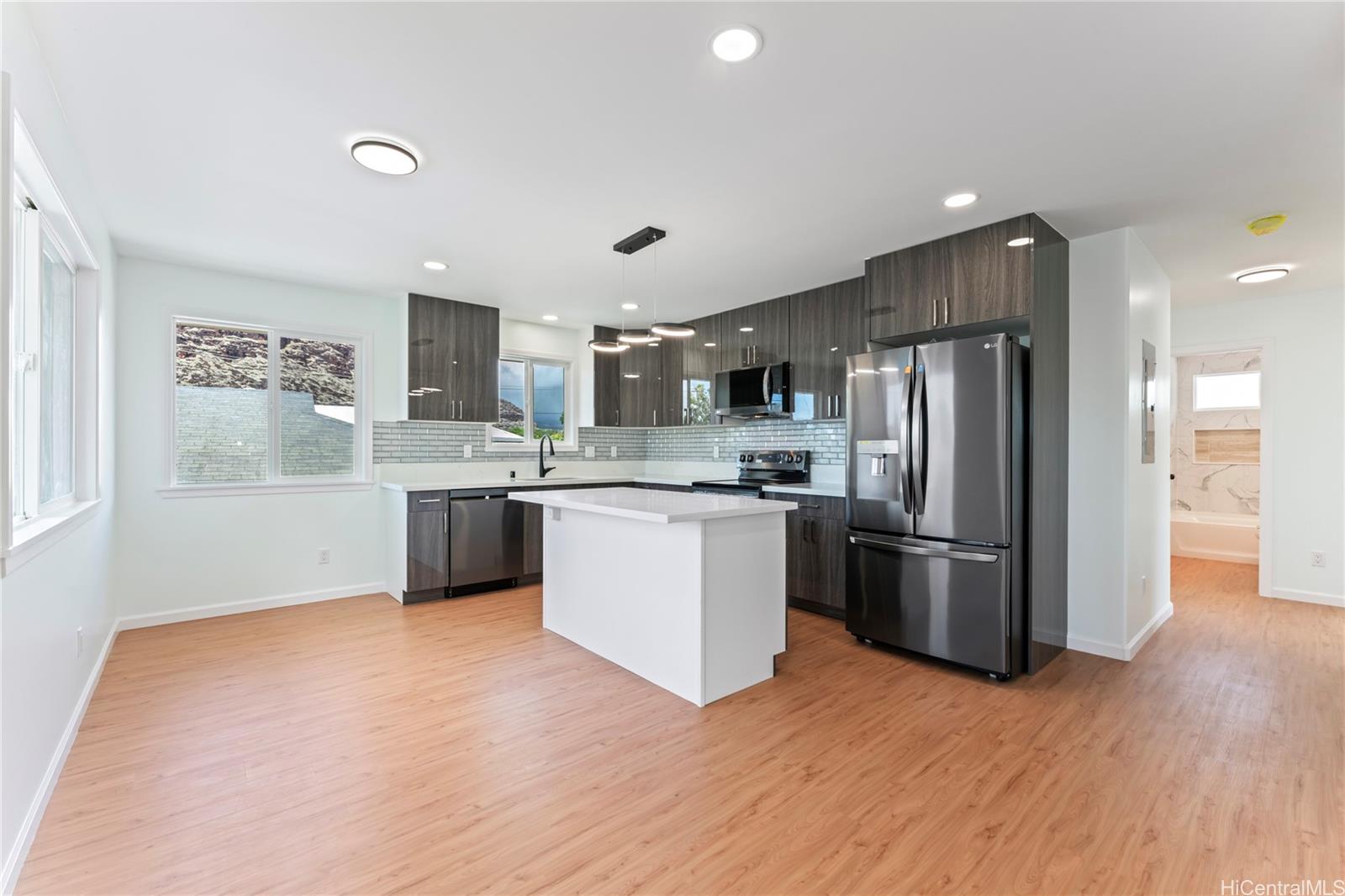 87-102 Kulaaupuni Street  Unit 1