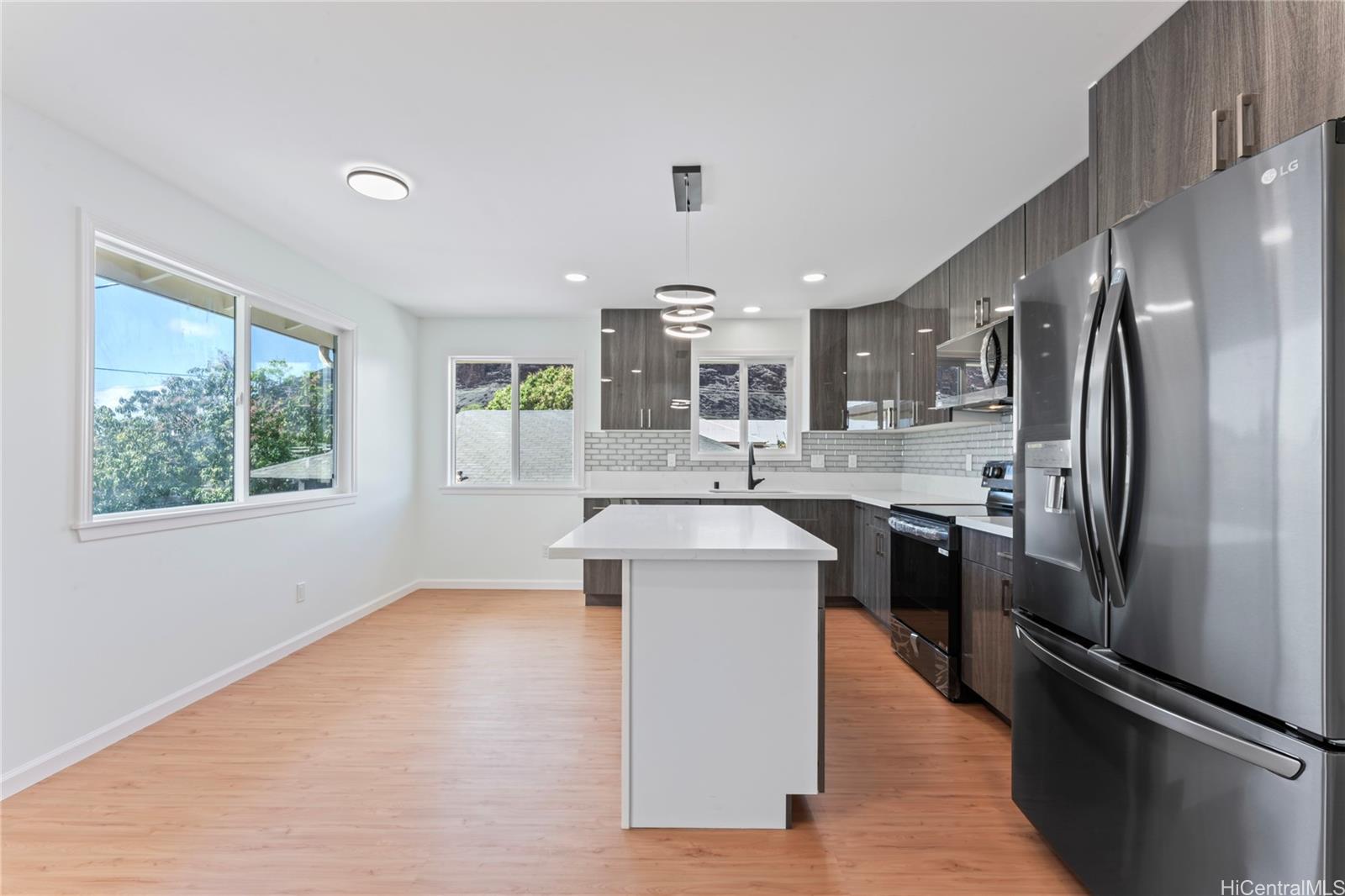 87-102 Kulaaupuni Street  Unit 1