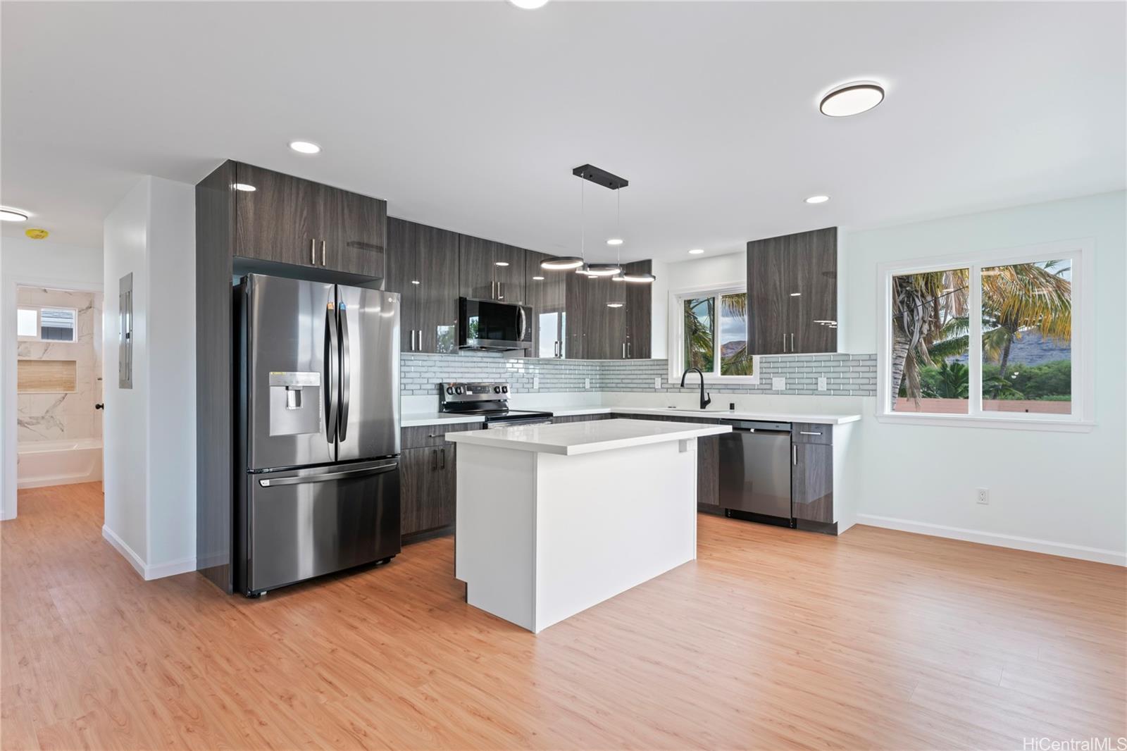 87-102 Kulaaupuni Street  Unit 2