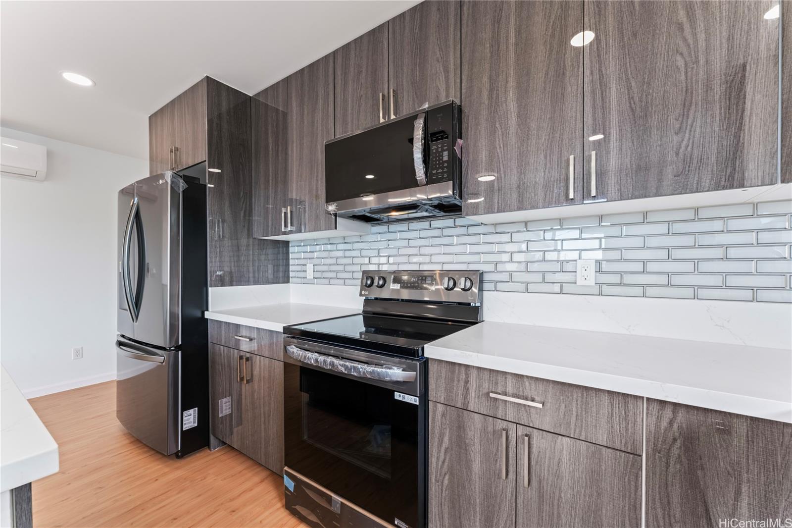 87-102 Kulaaupuni Street  Unit 2