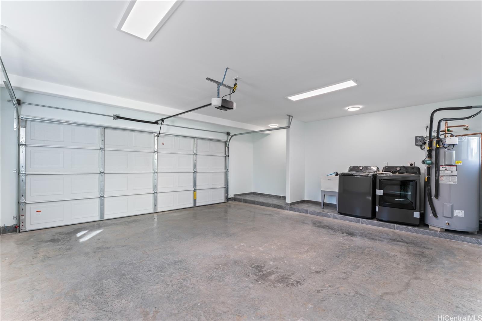87-102 Kulaaupuni Street  Unit 2