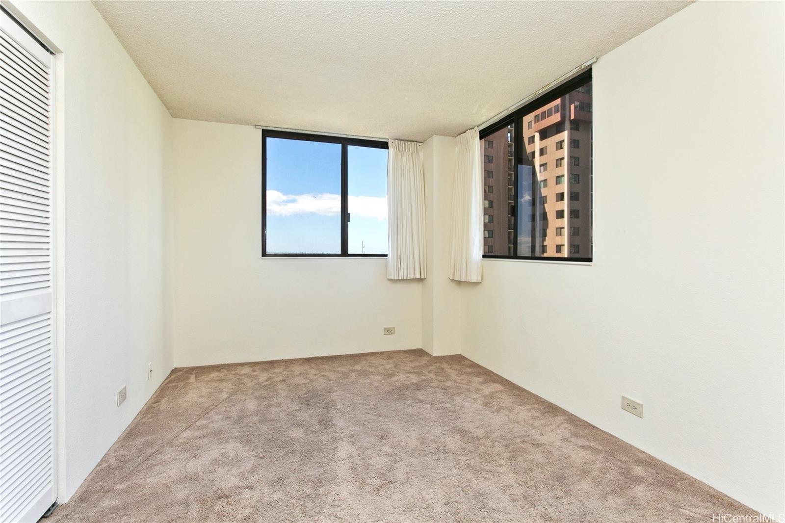Photo 5 of 25