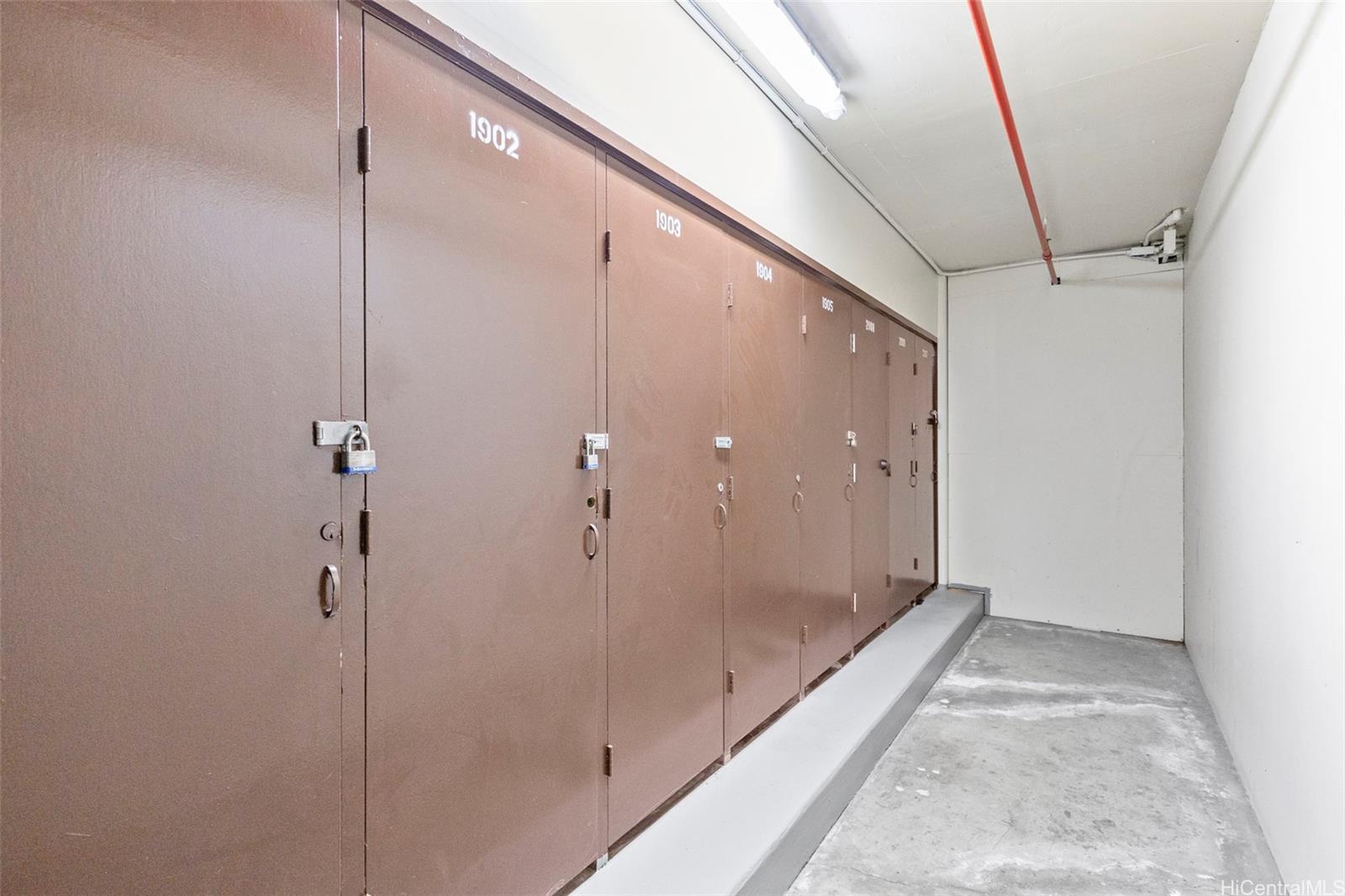 Photo 21 of 25