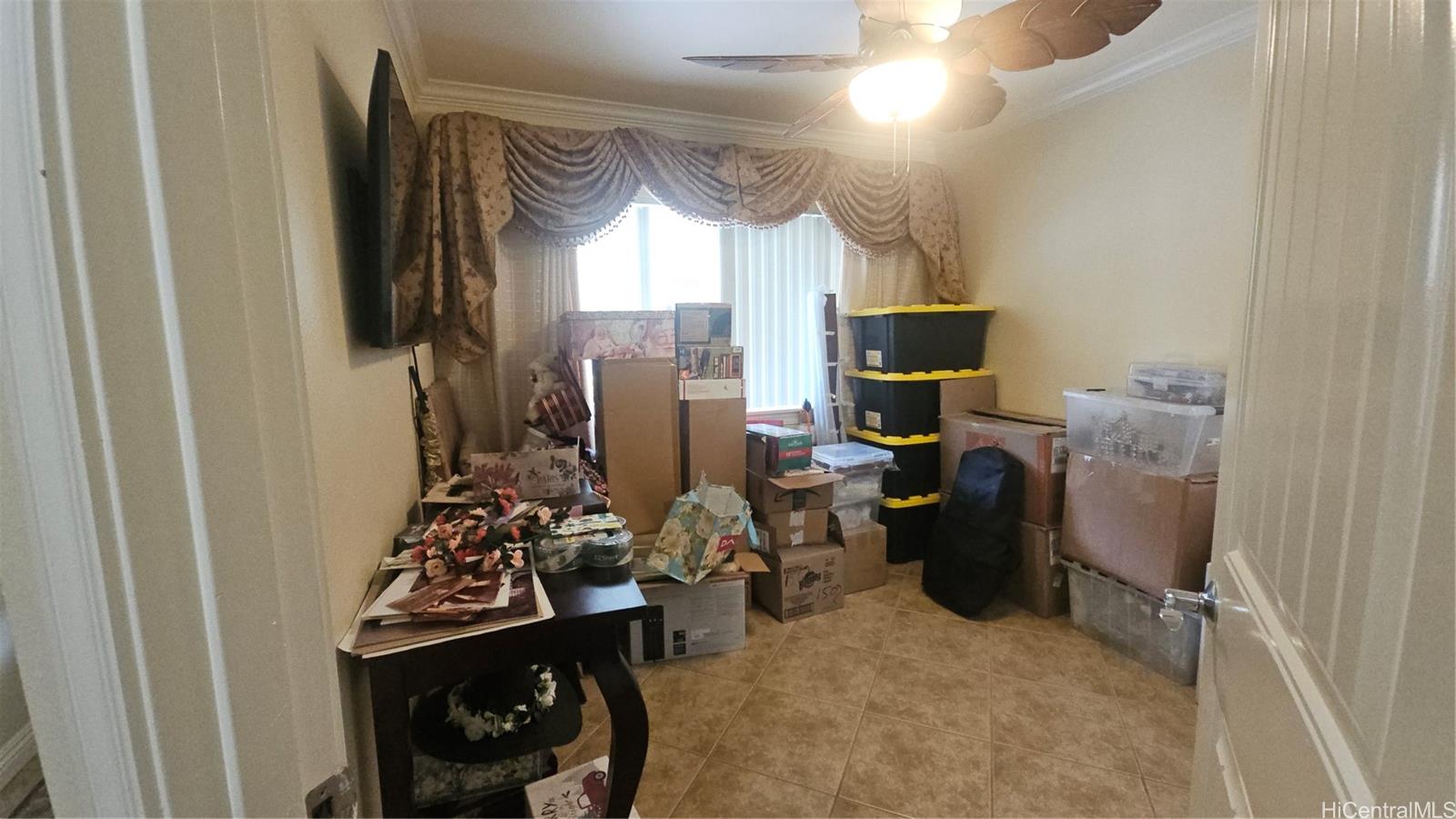 Photo 18 of 25