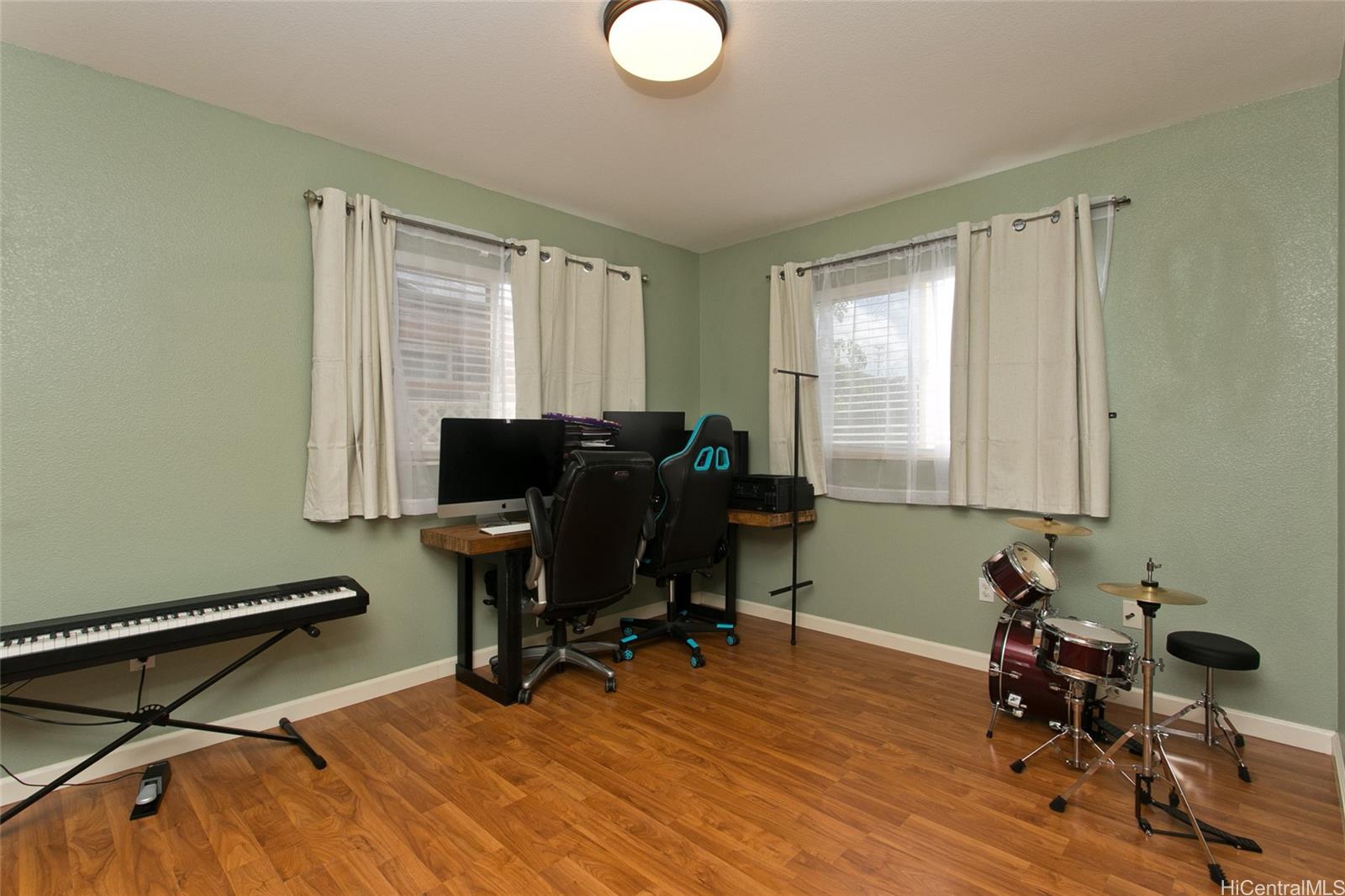Photo 8 of 20