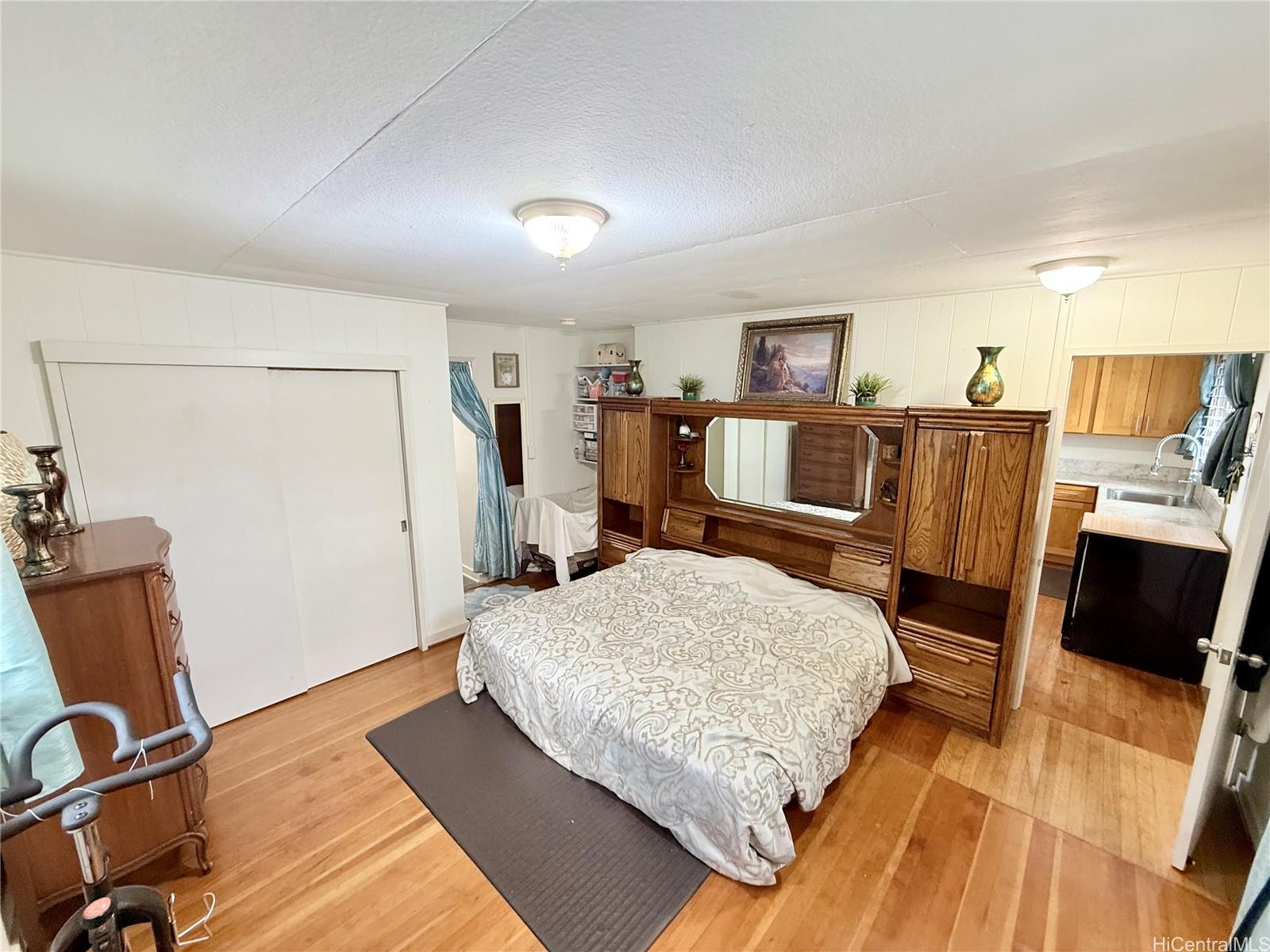 Photo 8 of 25