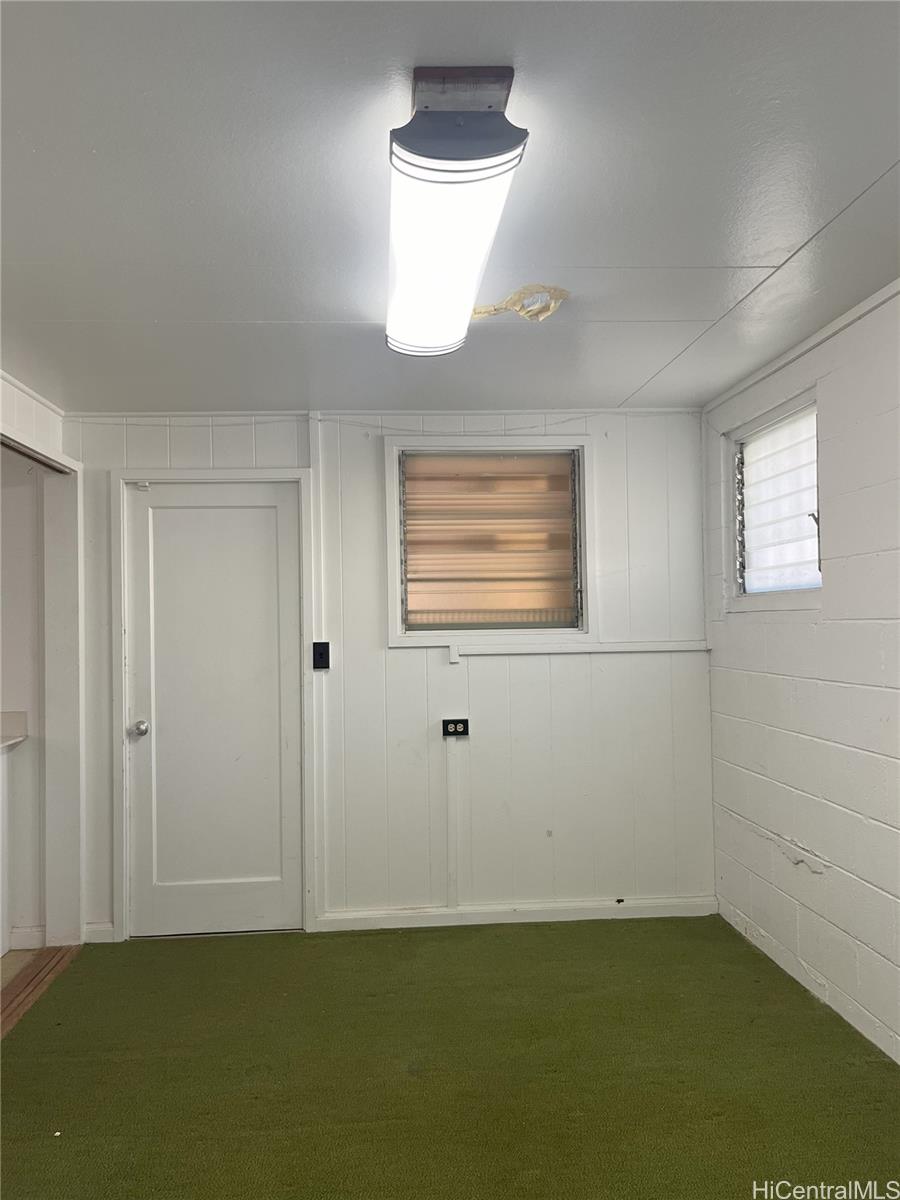 Photo 16 of 23