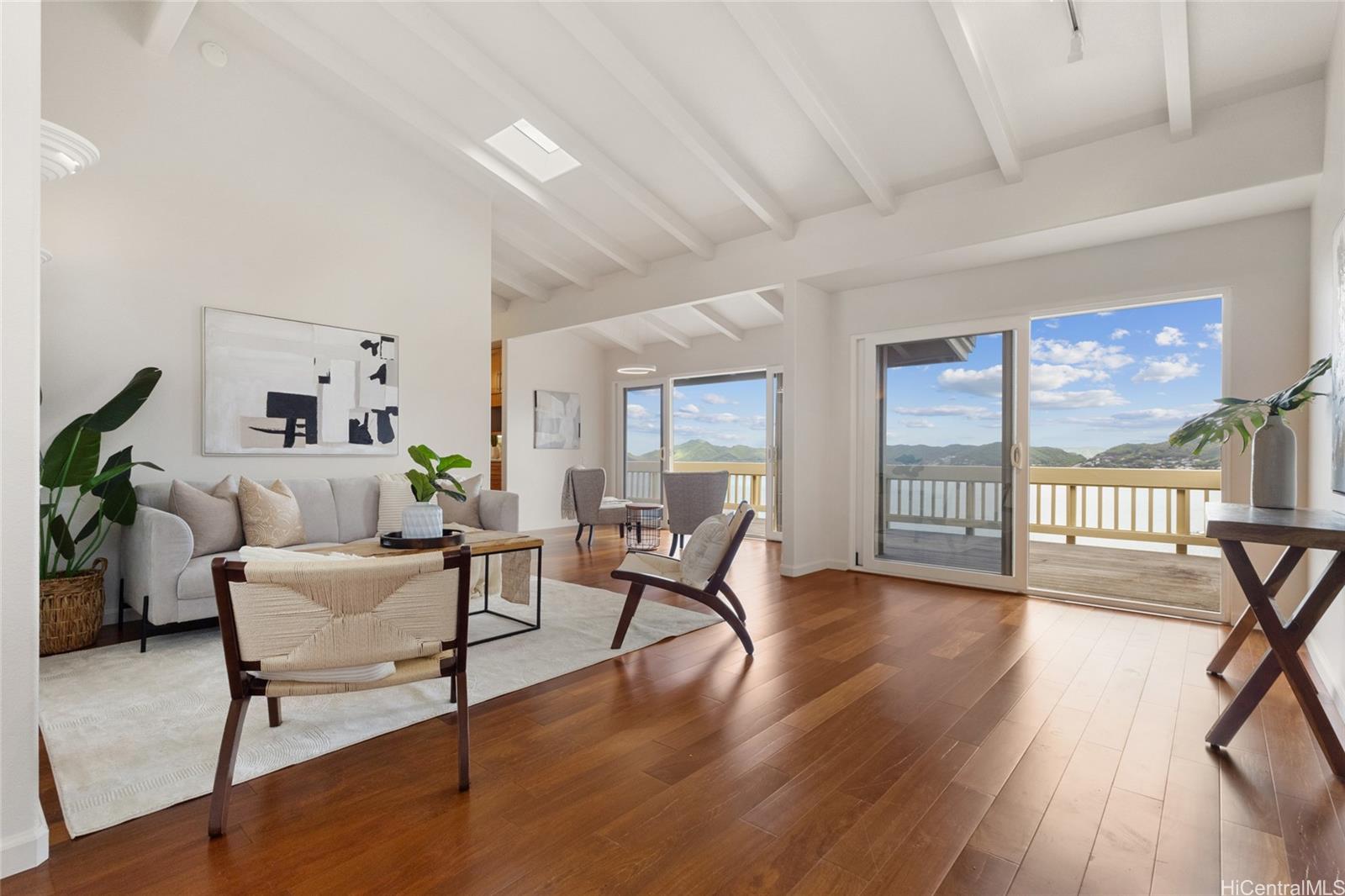 Photo 6 of 25