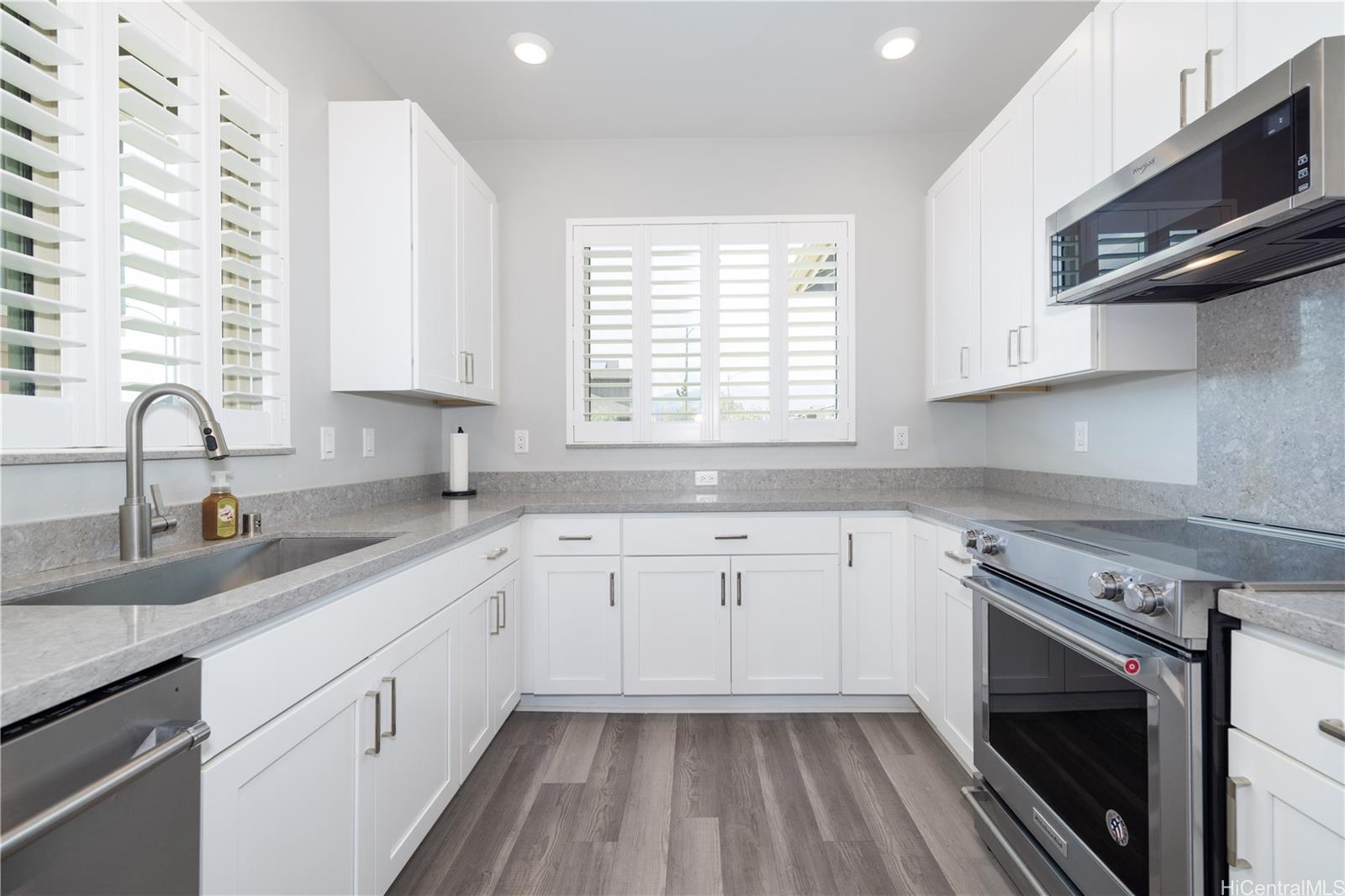 Photo 5 of 21