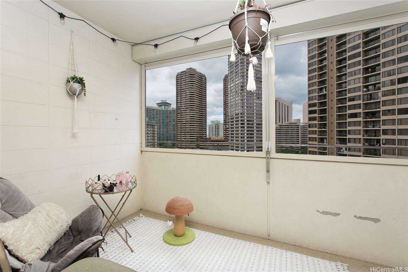 425 Ena Road C1203