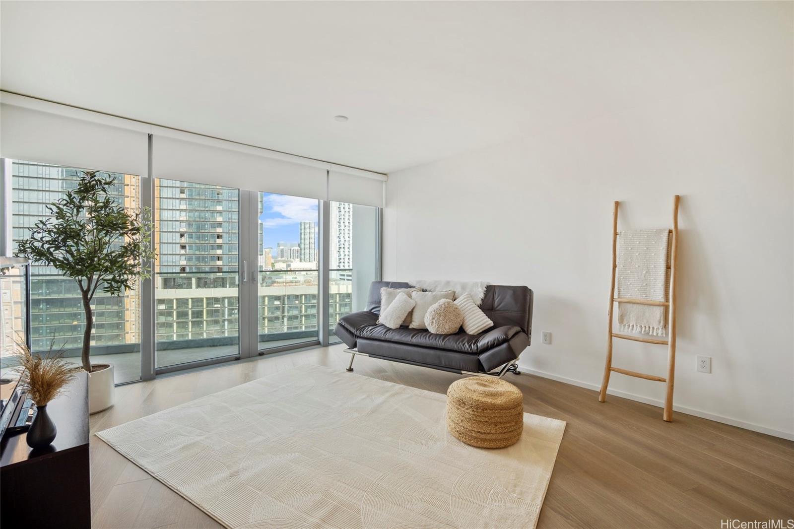 1000 Auahi Street 1009