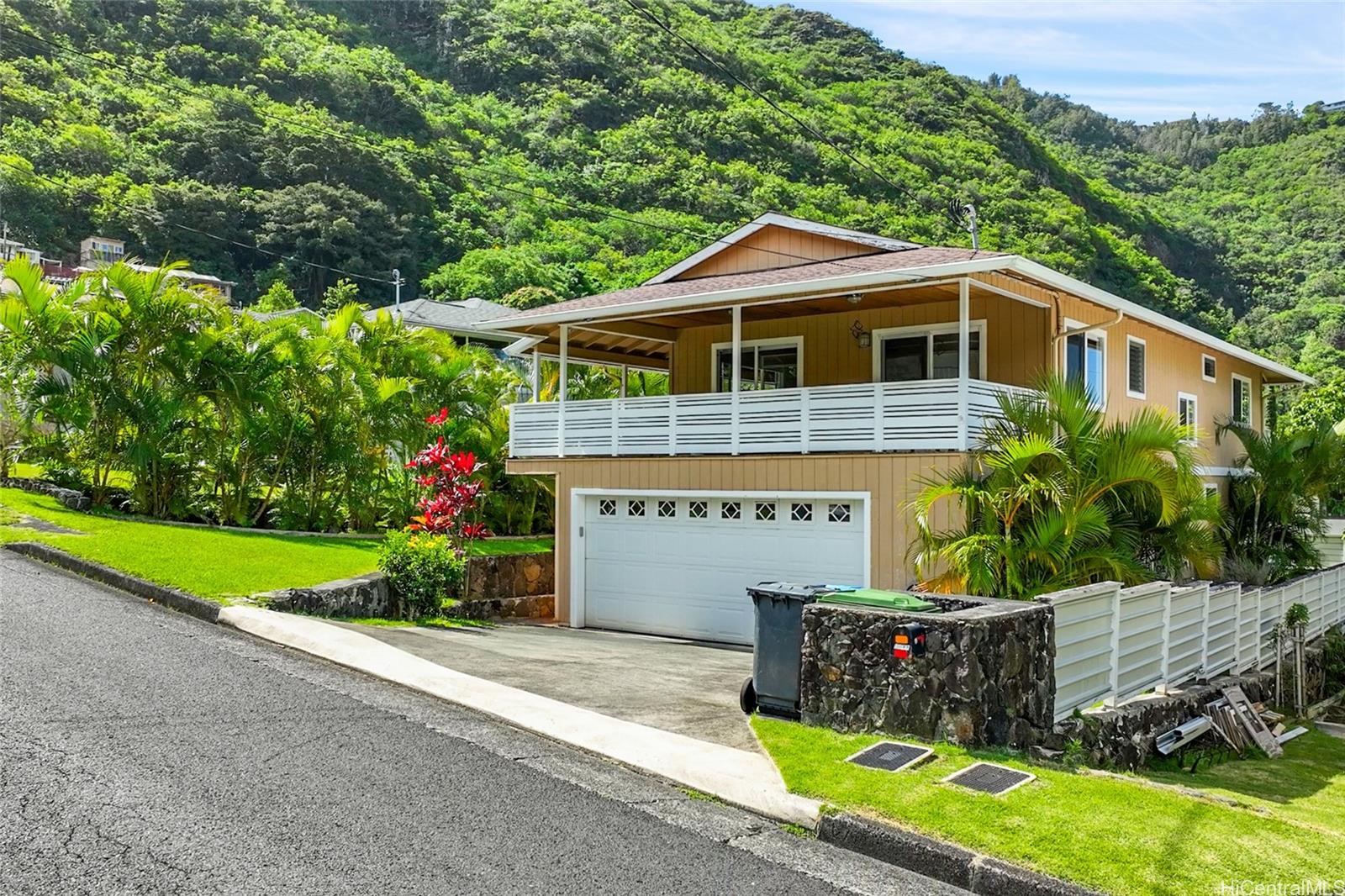 2411 Puunoa Place