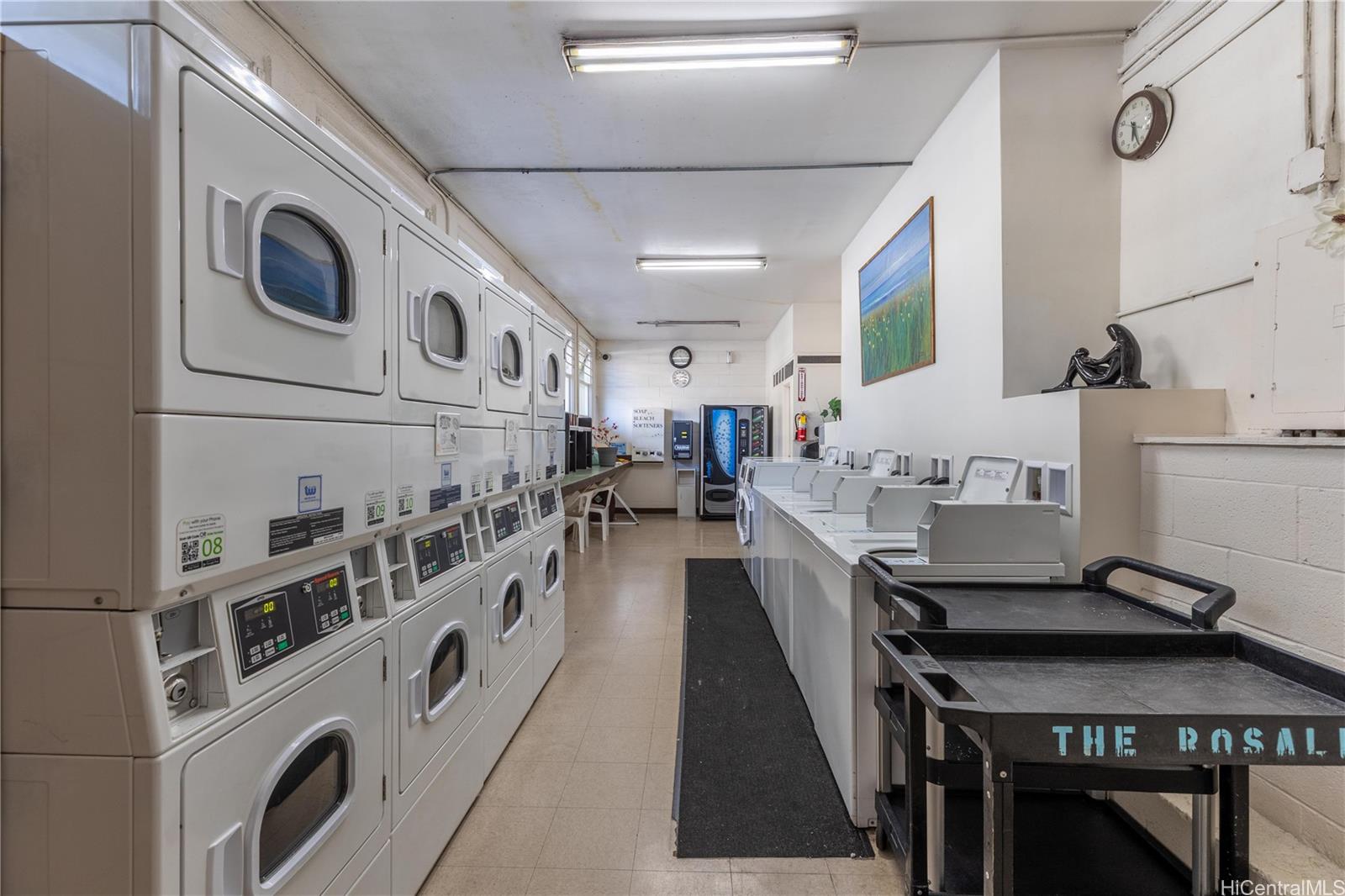445 Kaiolu Street  Unit 604
