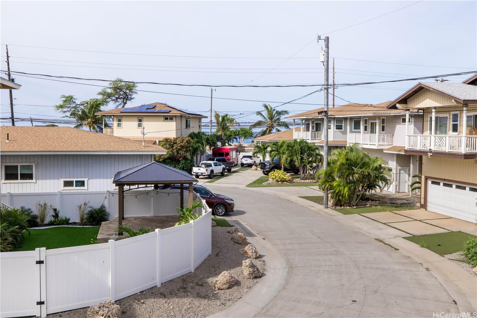 Photo 12 of 25