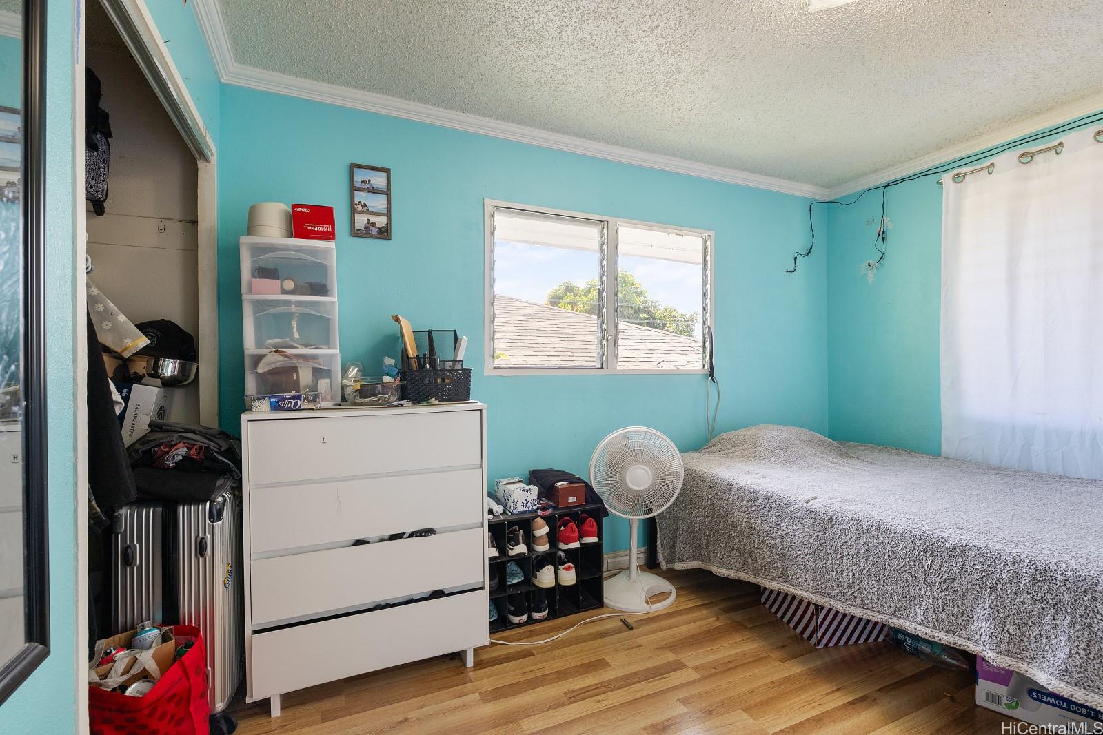 Photo 9 of 24