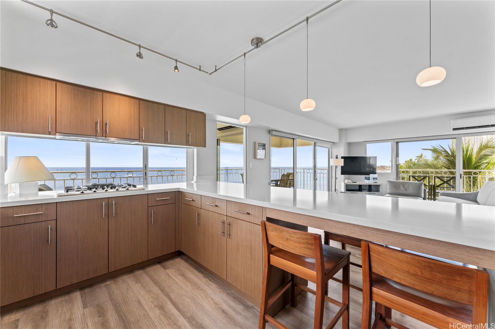 2161 Kalia Road 500