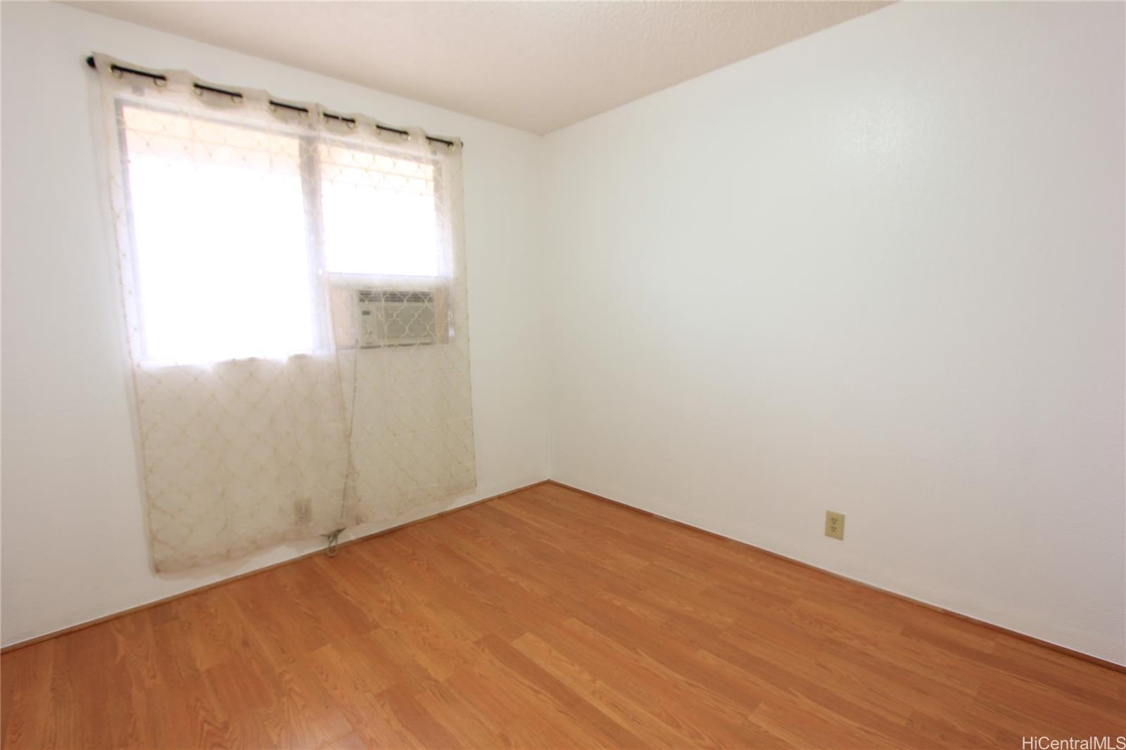 Photo 11 of 20