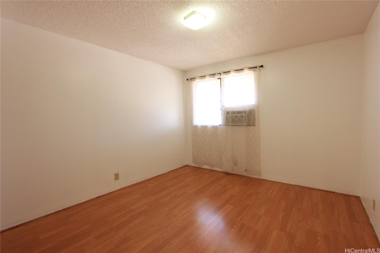 Photo 7 of 20