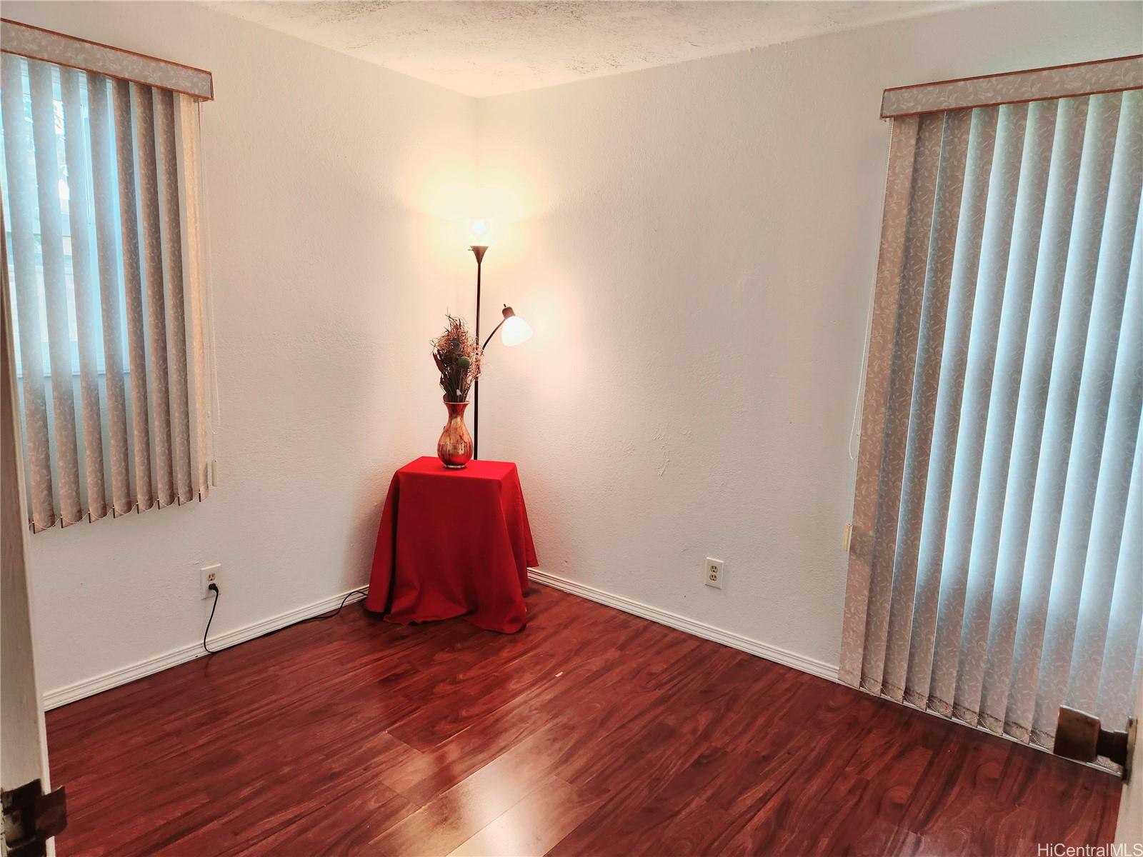 Photo 14 of 25