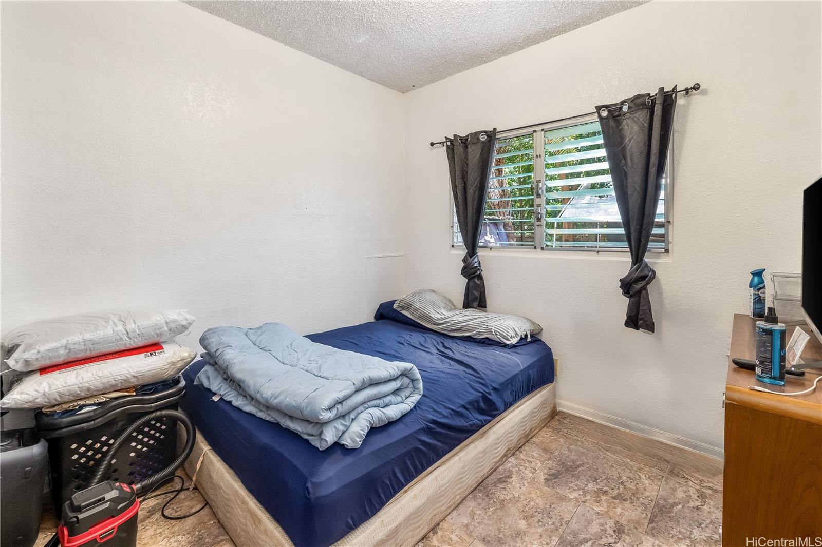 Photo 18 of 22