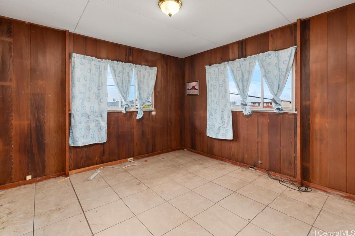 Photo 15 of 25