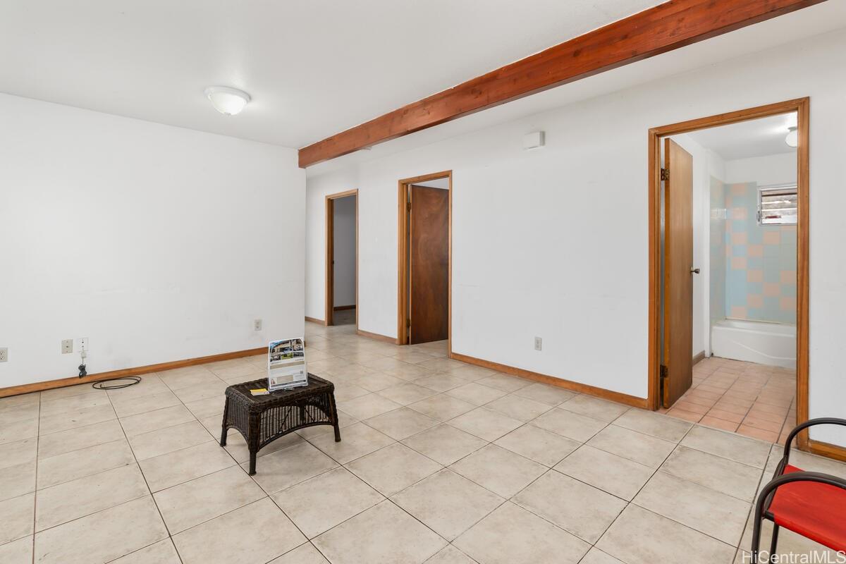 Photo 19 of 25