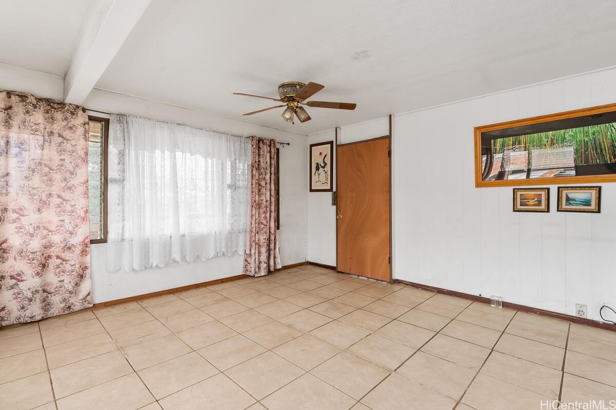 Photo 6 of 25