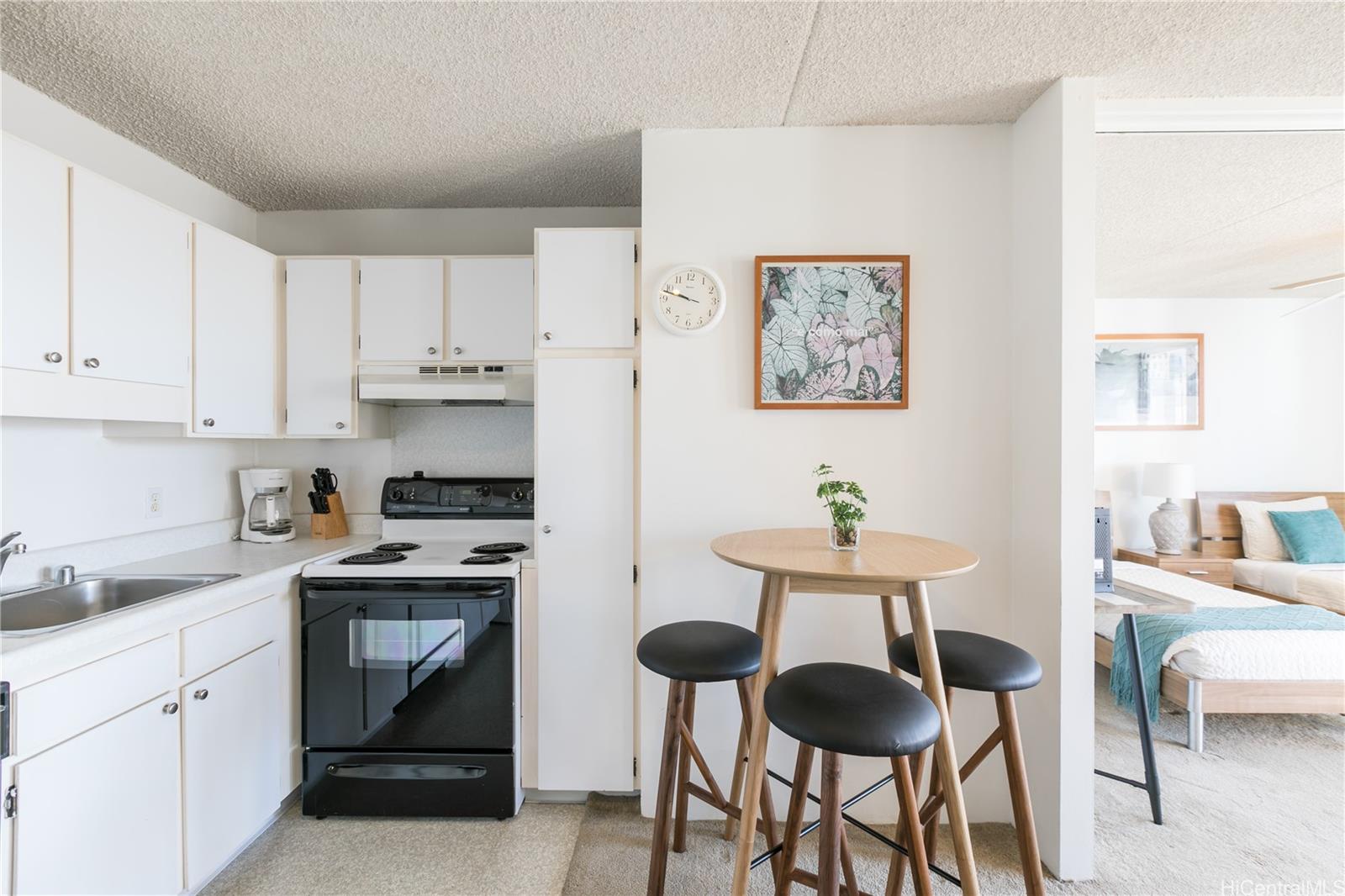 Photo 3 of 17