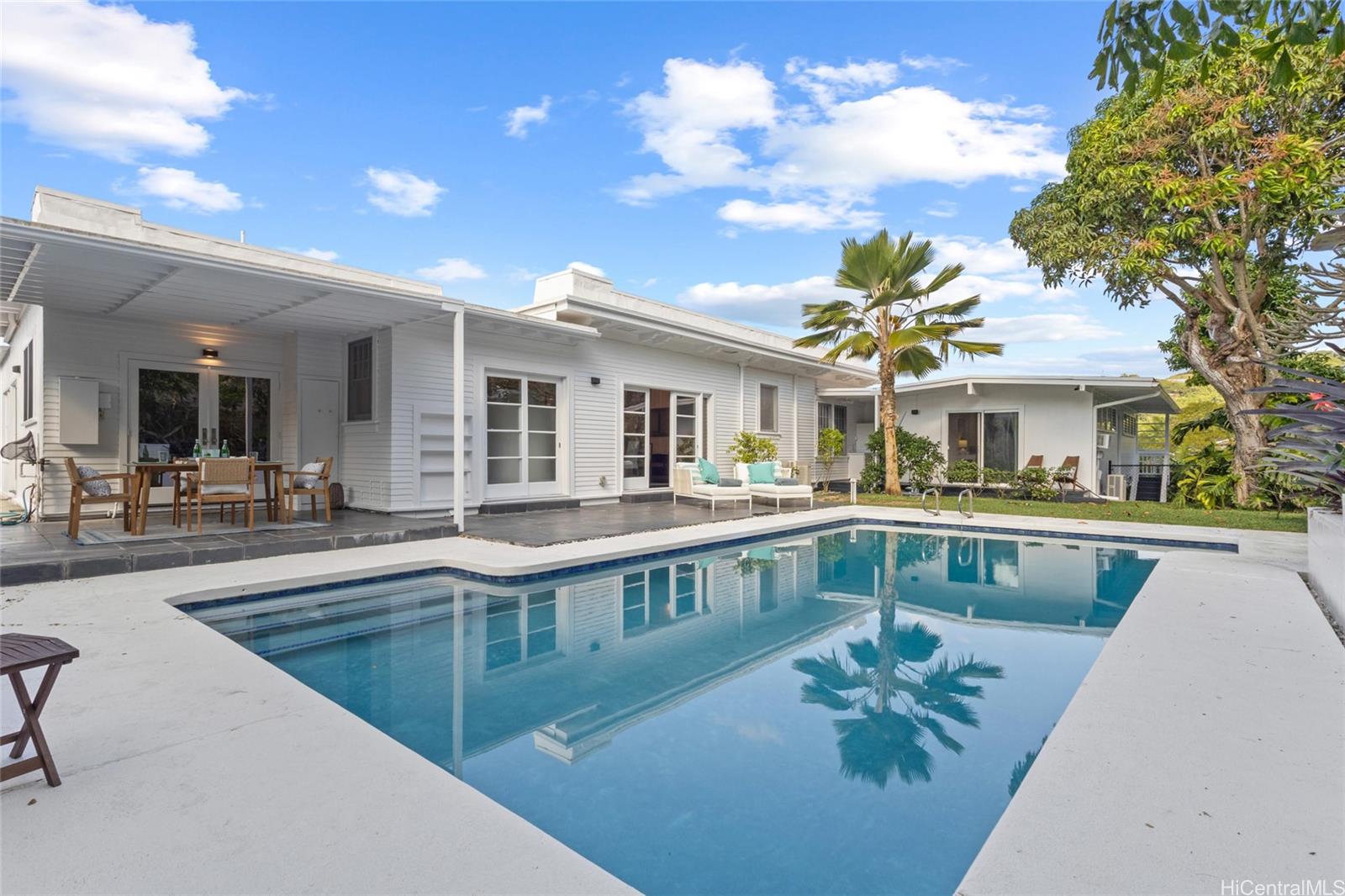 2072 Makiki Place